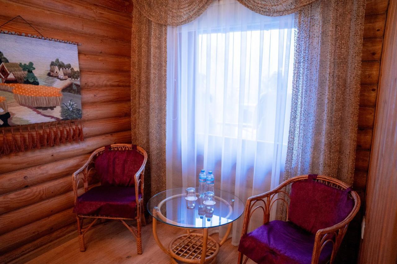 Gostiniy Dvor Non-Stop Hotel Kherson Exterior photo