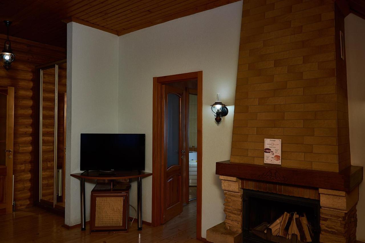 Gostiniy Dvor Non-Stop Hotel Kherson Exterior photo