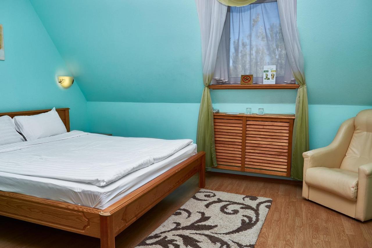 Gostiniy Dvor Non-Stop Hotel Kherson Exterior photo